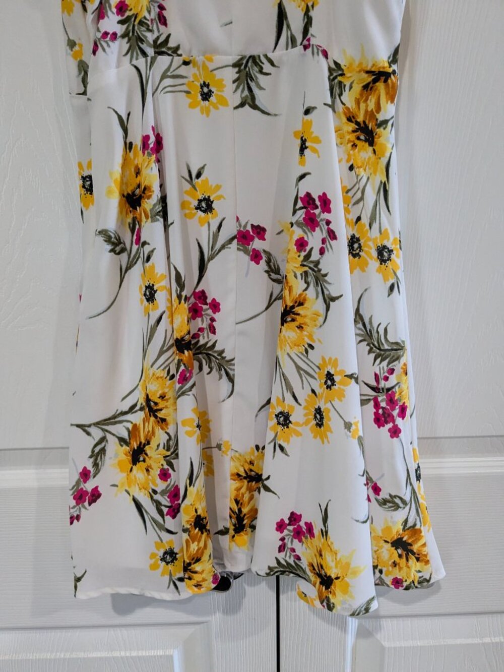Express Women's Surplice Fit and Flare Floral Mini Cami Dress, White Yellow, XS - Picture 8 of 14